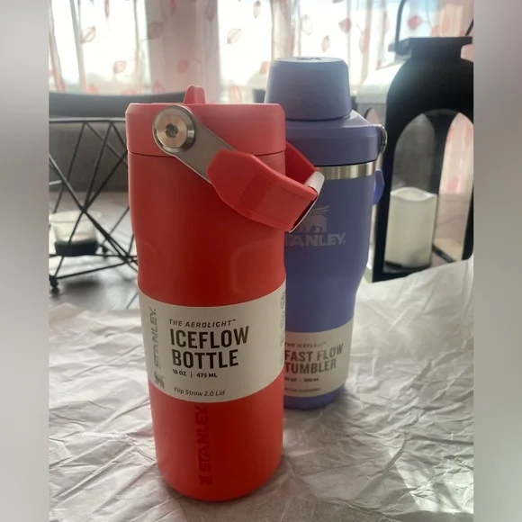 NWT Stanley The IceFlow™ Bottle with Flip Straw Lid | 16 OZ - Hot Coral - Picture 5 of 7